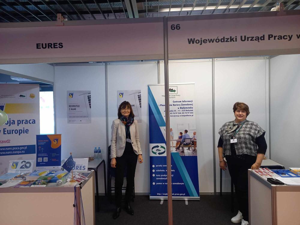 Zdjęcie galerii artykułu: Stoisko informacyjne CIiPKZ oraz EURES na Targach Pracy PUP Białystok - 1 - Stoisko informacyjne CIiPKZ oraz EURES na Targach Pracy PUP Białystok - 1
